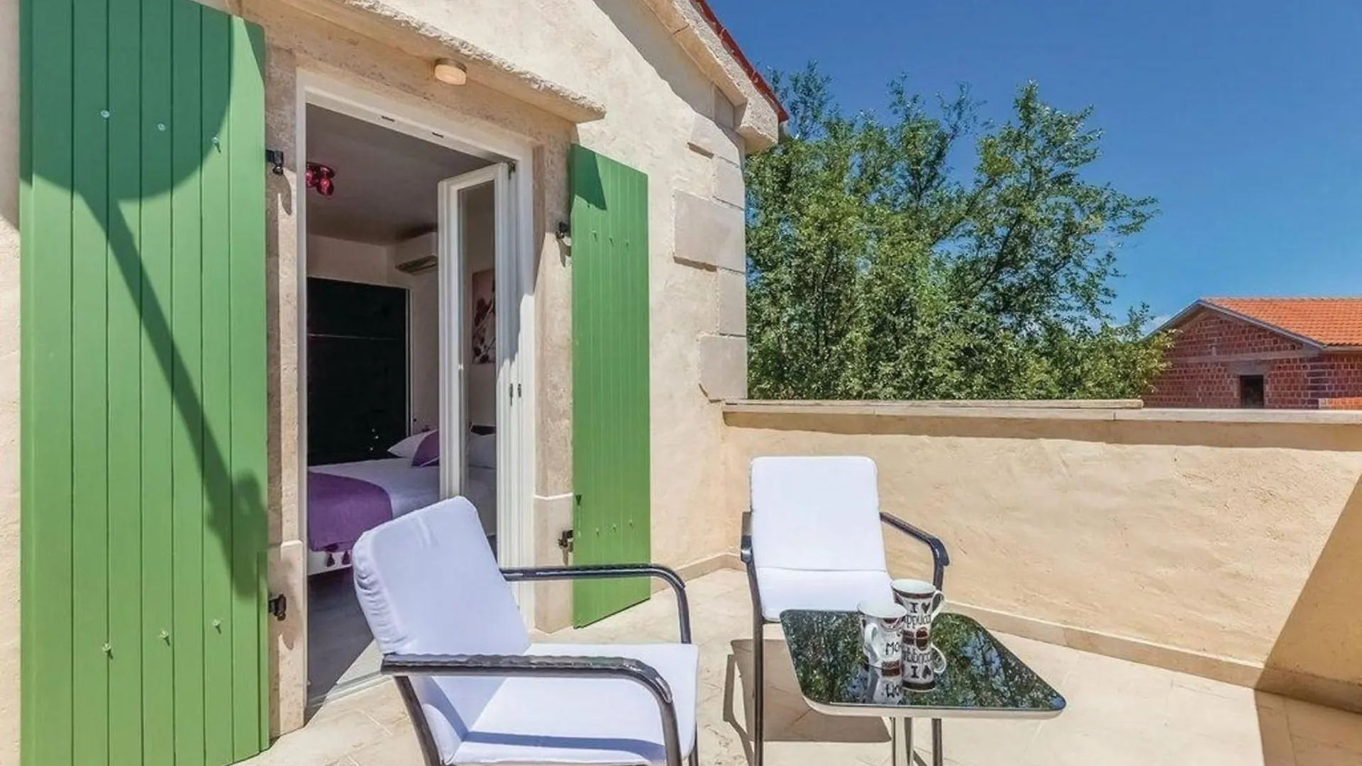 Geraeumige, Topmoderne Ferienvilla Mit Eigenem Pool Rasopasno